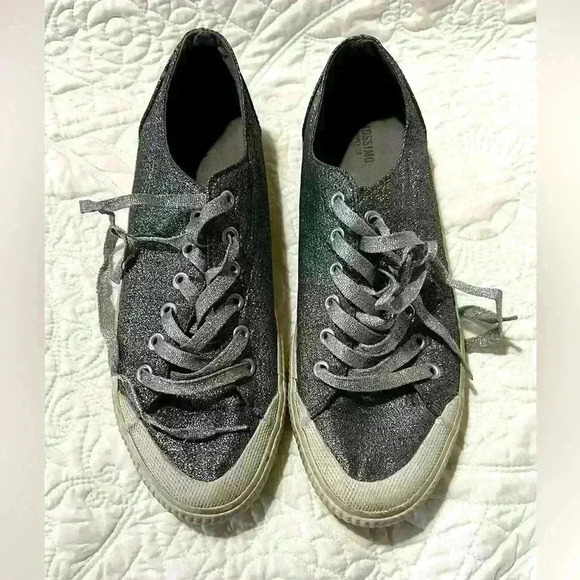 Mossimo sparkly sneakers‎ - Size 9 - Picture 1 of 3